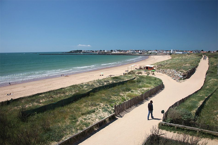 une plage de Vendée près du camping familial le Trèfle à 4 feuilles