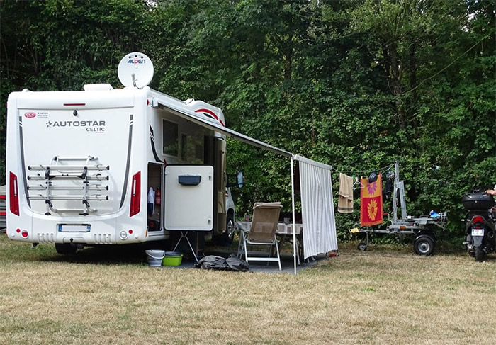camping car sur emplacement nature en Vendée