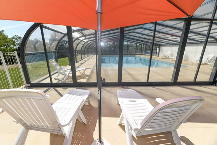 camping avec emplacement nature et piscine couverte